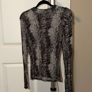 Sans Souci Black and Gray Patterned Long Sleeve Top